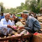 143 'Floating Traders' - Kashmir